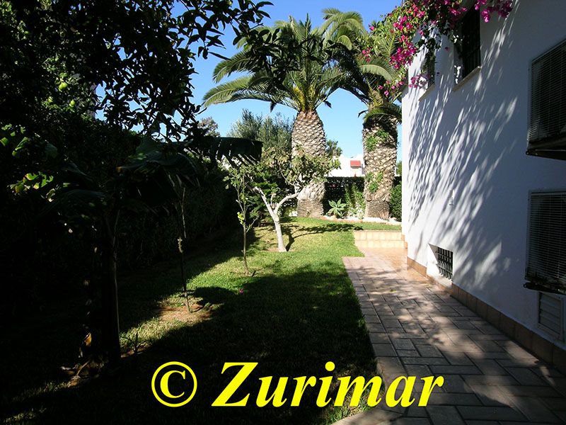 Einfamilienhaus mit 4 Schlafzimmer und grossem Keller mit Garage.