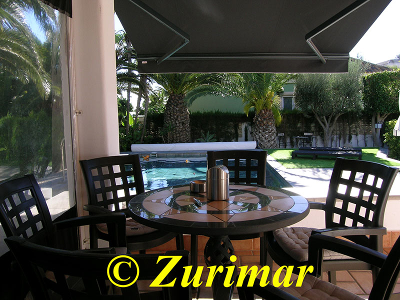 Einfamilienhaus mit 4 Schlafzimmer und grossem Keller mit Garage.