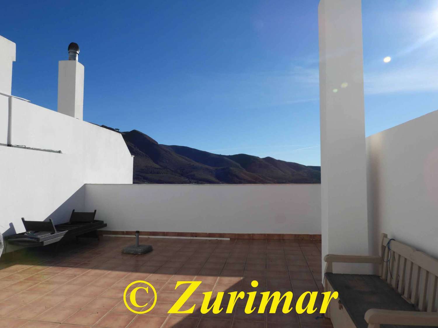 Haus mit Terrasse/Vorgarten  in Enix