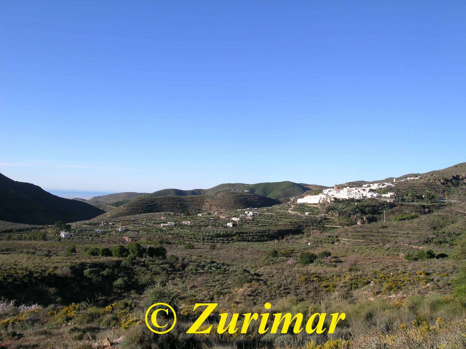 Haus mit Terrasse/Vorgarten  in Enix